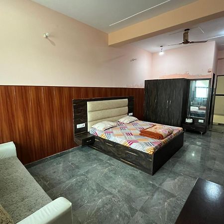 Shri Ji Baba Ki Haveli Hotell Govardhan Exteriör bild