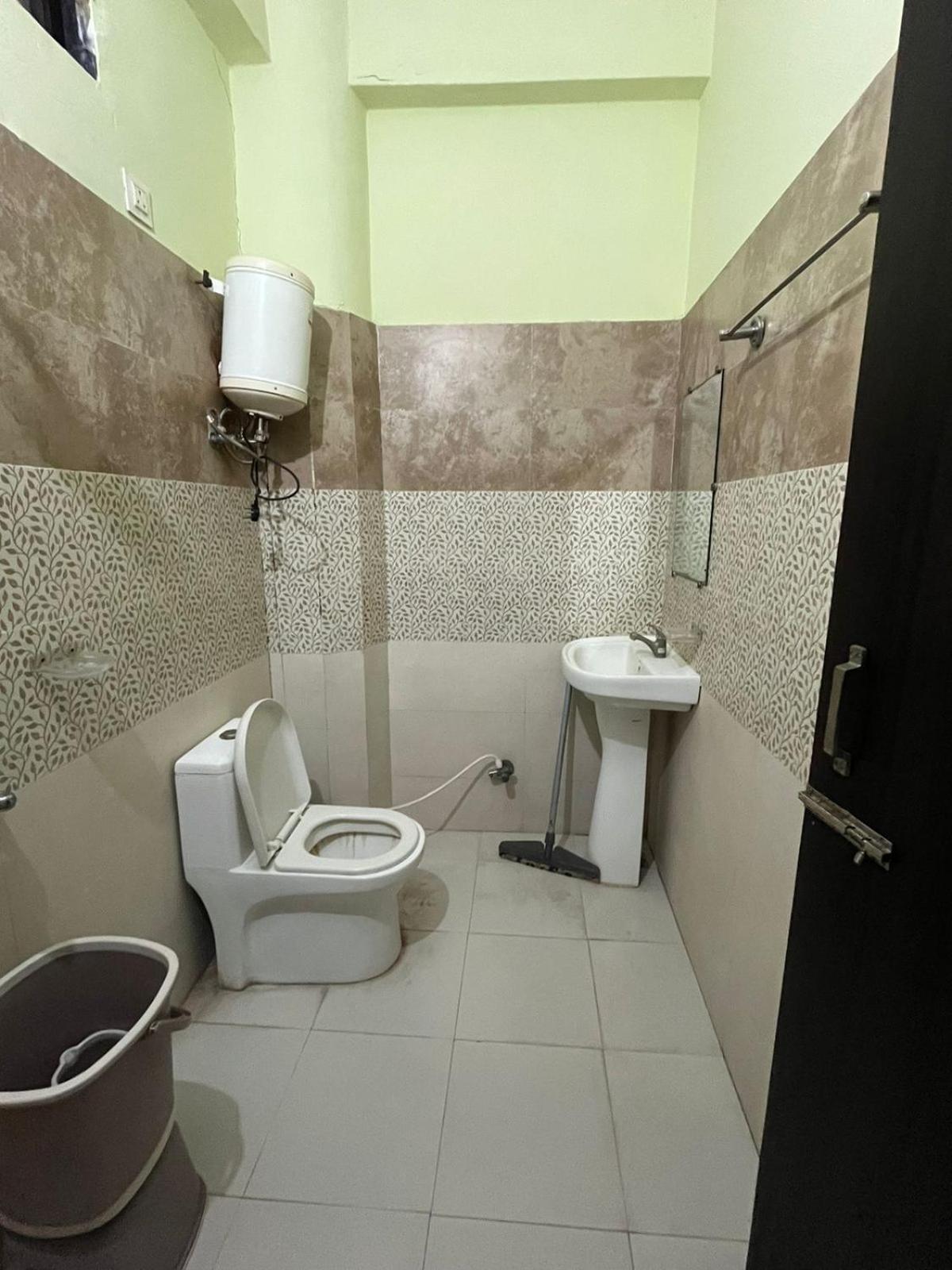 Shri Ji Baba Ki Haveli Hotell Govardhan Exteriör bild