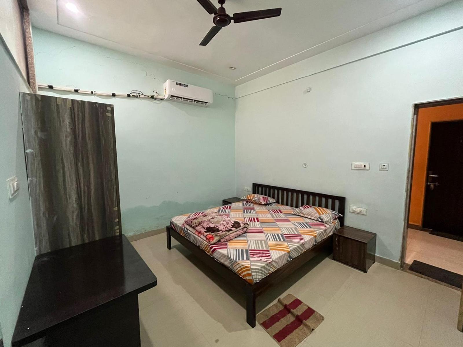 Shri Ji Baba Ki Haveli Hotell Govardhan Exteriör bild